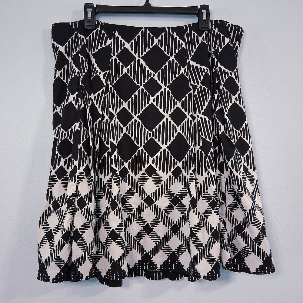 Talbots Skirt Black & White Criss Cross Diamond Pattern Cotton Stretch Zip Side